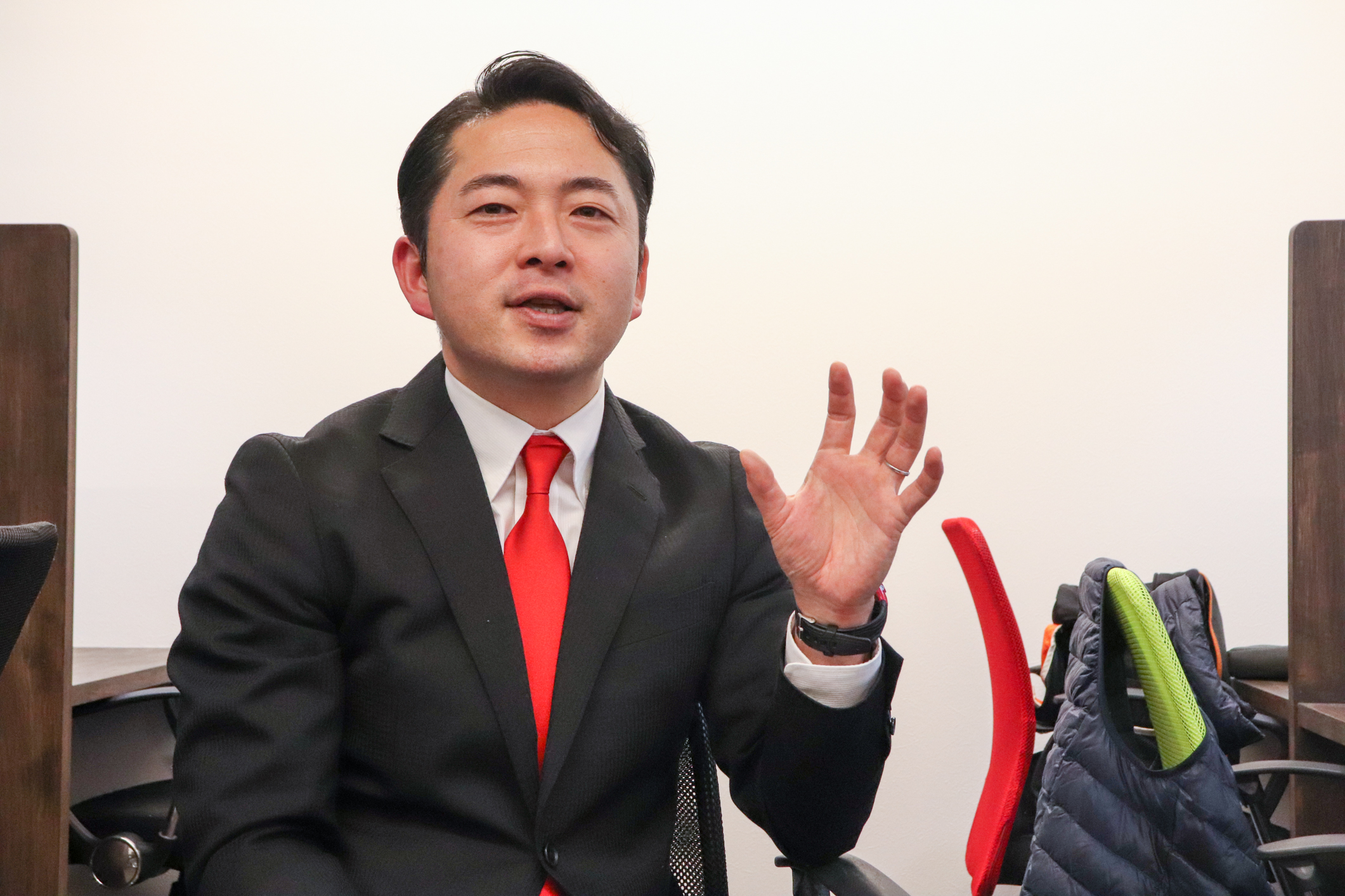 飲食コンサルタント　白岩大樹さん